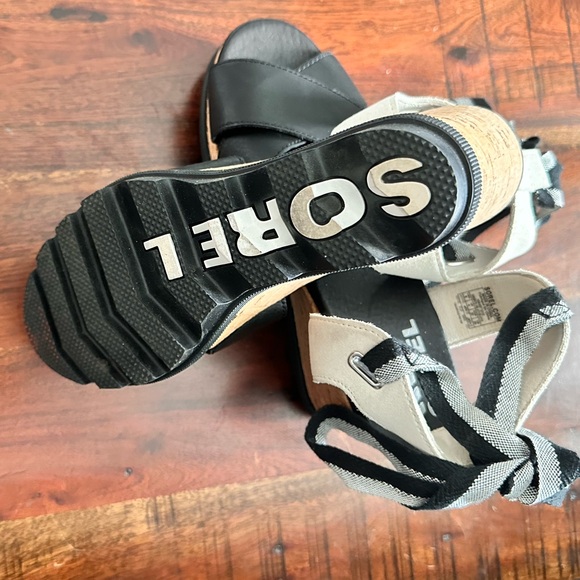 SOREL
Joanie Ii Ankle Strap Sandal - Black wedge platform sandals - Picture 7 of 8